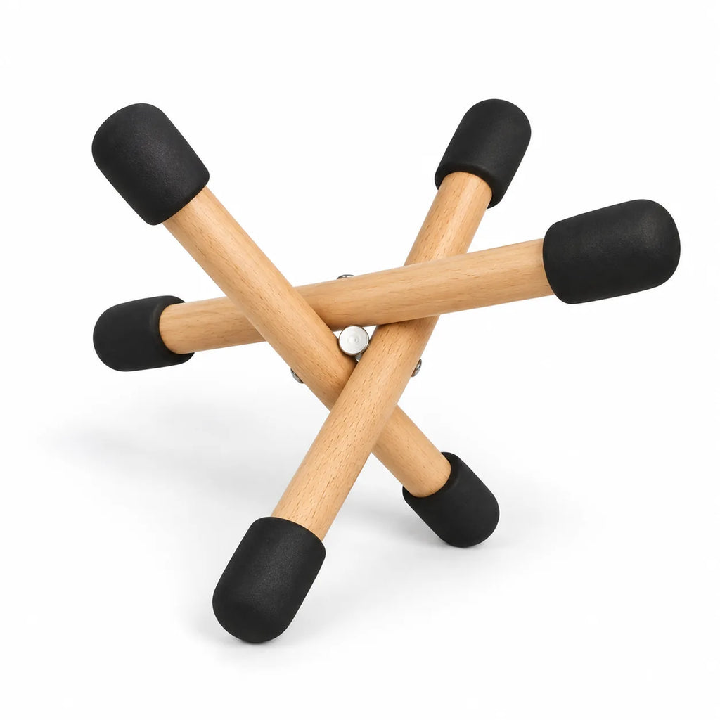Mini support pour handpan ouvert : trois pieds en bois croisés aux embouts noirs