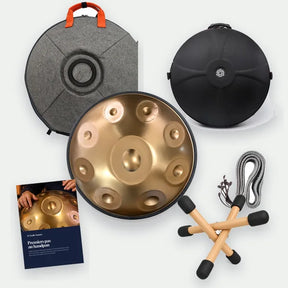 Pack Premium : le handpan doré, sa housse souple, le guide en PDF, la housse rigide, le mini support et le cordon